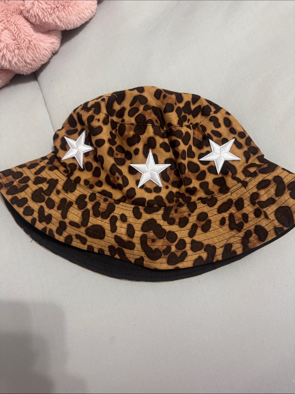Akira leopard print bucket hat